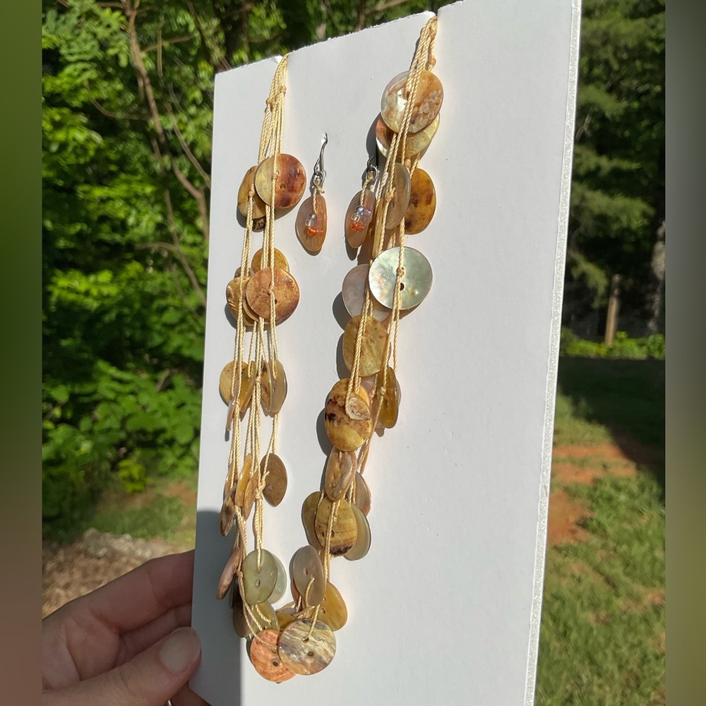 Shell Button Necklace and Earring Set - Picture 2 of 11